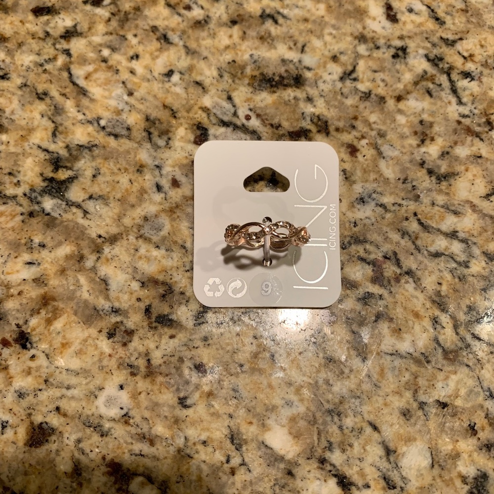 Icing NWT Gold Weaved Ring Size 9